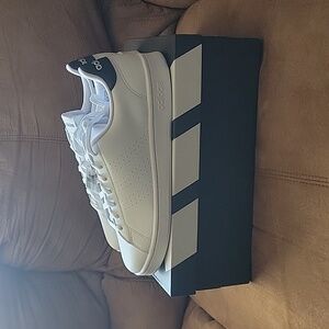 Adidas Advantage Size 12